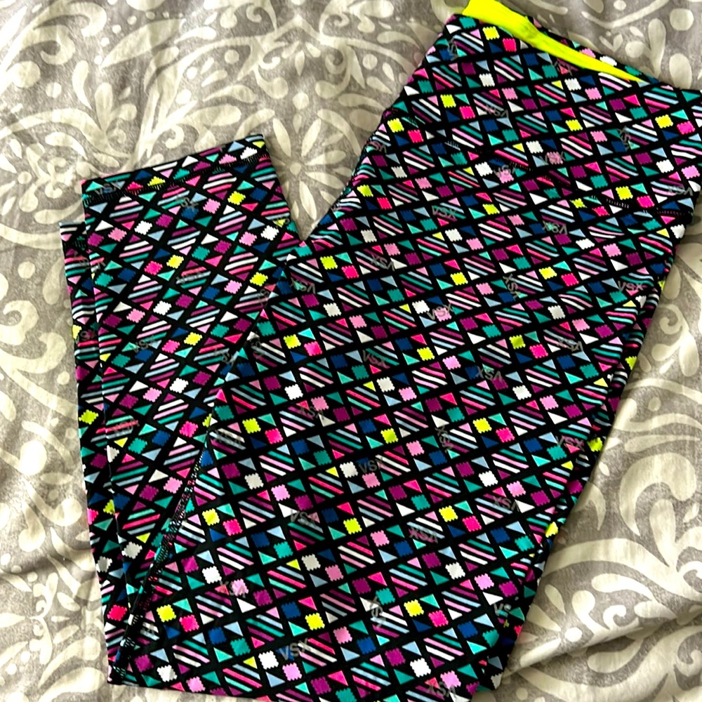 Victoria’s Secret VSX Sport Athletic Leggings Size XL Short